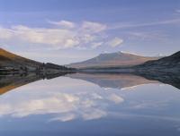 Зеркало озера Хройг. Фотограф Иэн Кэмерон